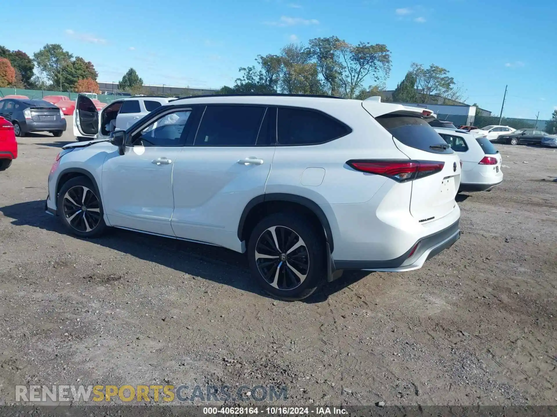 3 Photograph of a damaged car 5TDLZRBH7MS108192 TOYOTA HIGHLANDER 2021