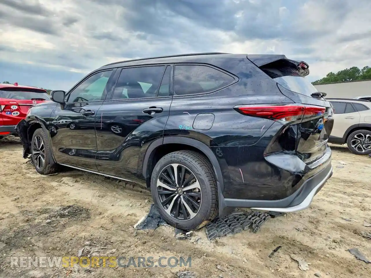 2 Photograph of a damaged car 5TDLZRBH8MS106919 TOYOTA HIGHLANDER 2021