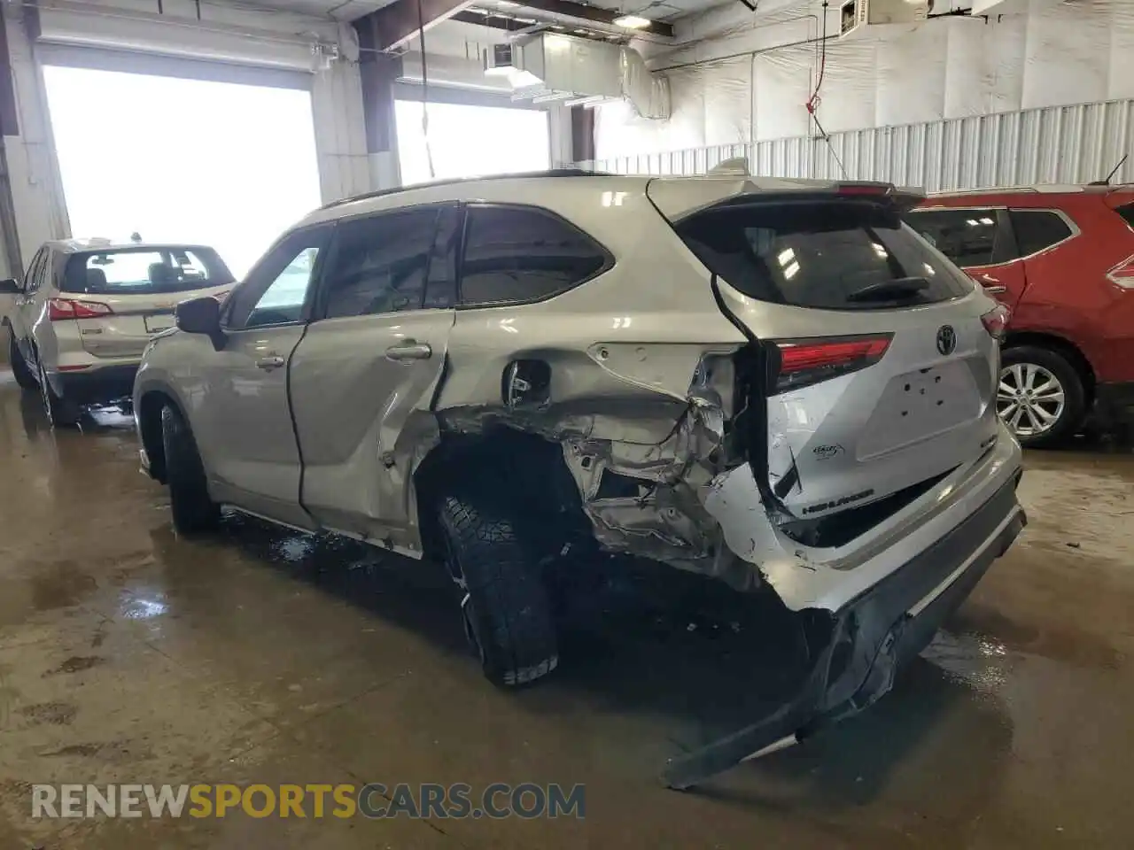 2 Photograph of a damaged car 5TDLZRBH8MS131321 TOYOTA HIGHLANDER 2021