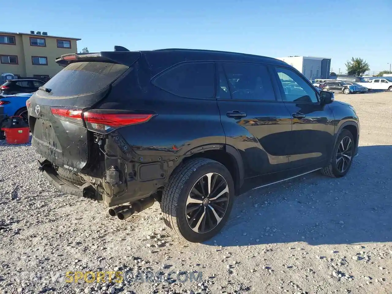3 Photograph of a damaged car 5TDLZRBH9MS127245 TOYOTA HIGHLANDER 2021