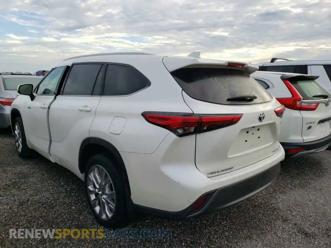 3 Photograph of a damaged car 5TDXBRCH5MS532622 TOYOTA HIGHLANDER 2021