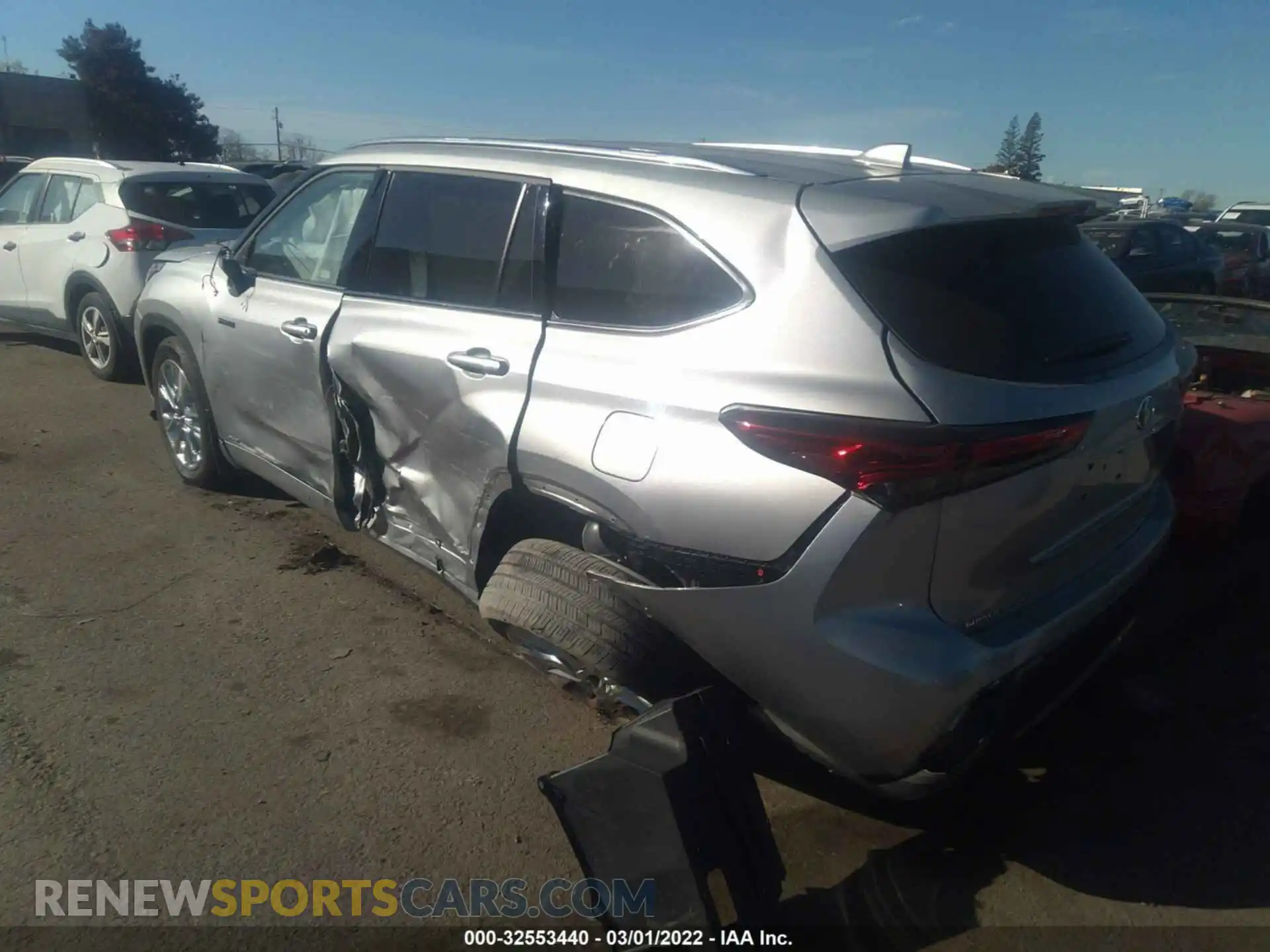 3 Photograph of a damaged car 5TDXBRCHXMS519543 TOYOTA HIGHLANDER 2021
