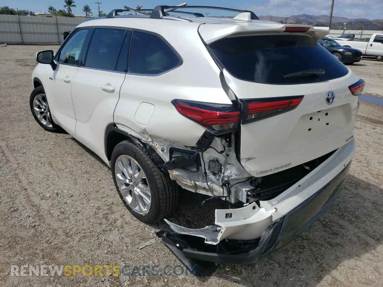 3 Photograph of a damaged car 5TDXBRCHXMS522250 TOYOTA HIGHLANDER 2021