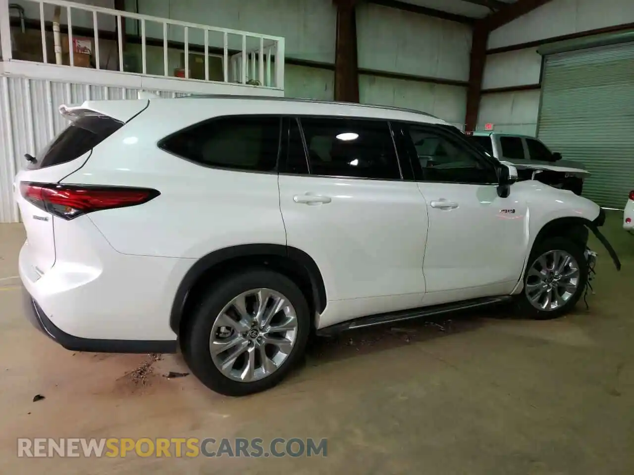 3 Photograph of a damaged car 5TDYARAH5MS005433 TOYOTA HIGHLANDER 2021