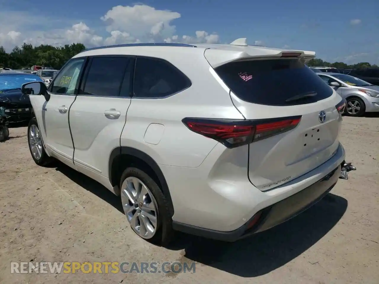3 Photograph of a damaged car 5TDYARAHXMS008411 TOYOTA HIGHLANDER 2021
