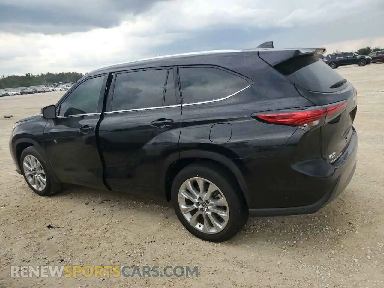 2 fotografías del automóvil dañado 5TDYZRAH0MS530103 TOYOTA HIGHLANDER 2021