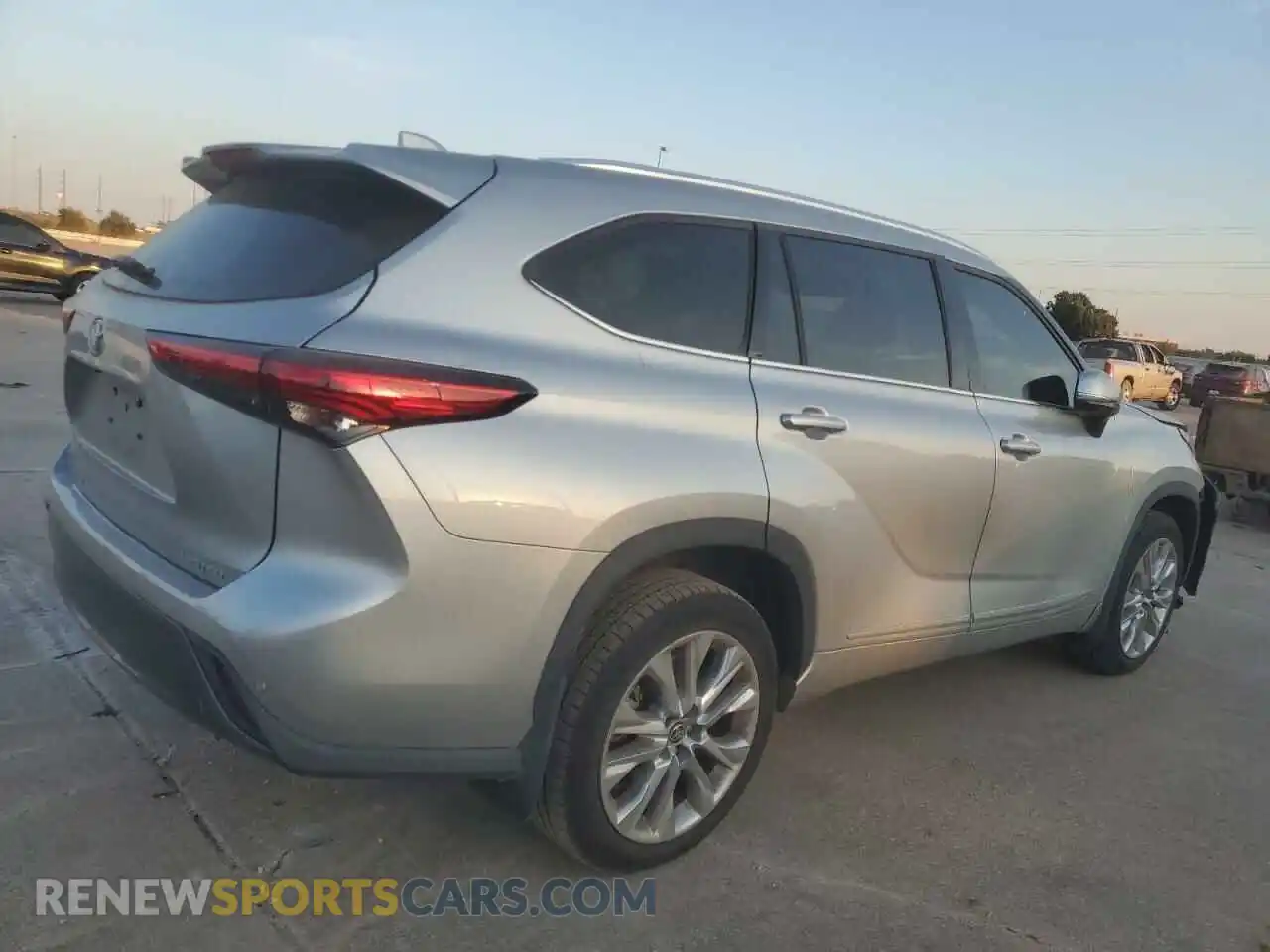 3 Фотография поврежденного автомобиля 5TDYZRAH7MS070180 TOYOTA HIGHLANDER 2021