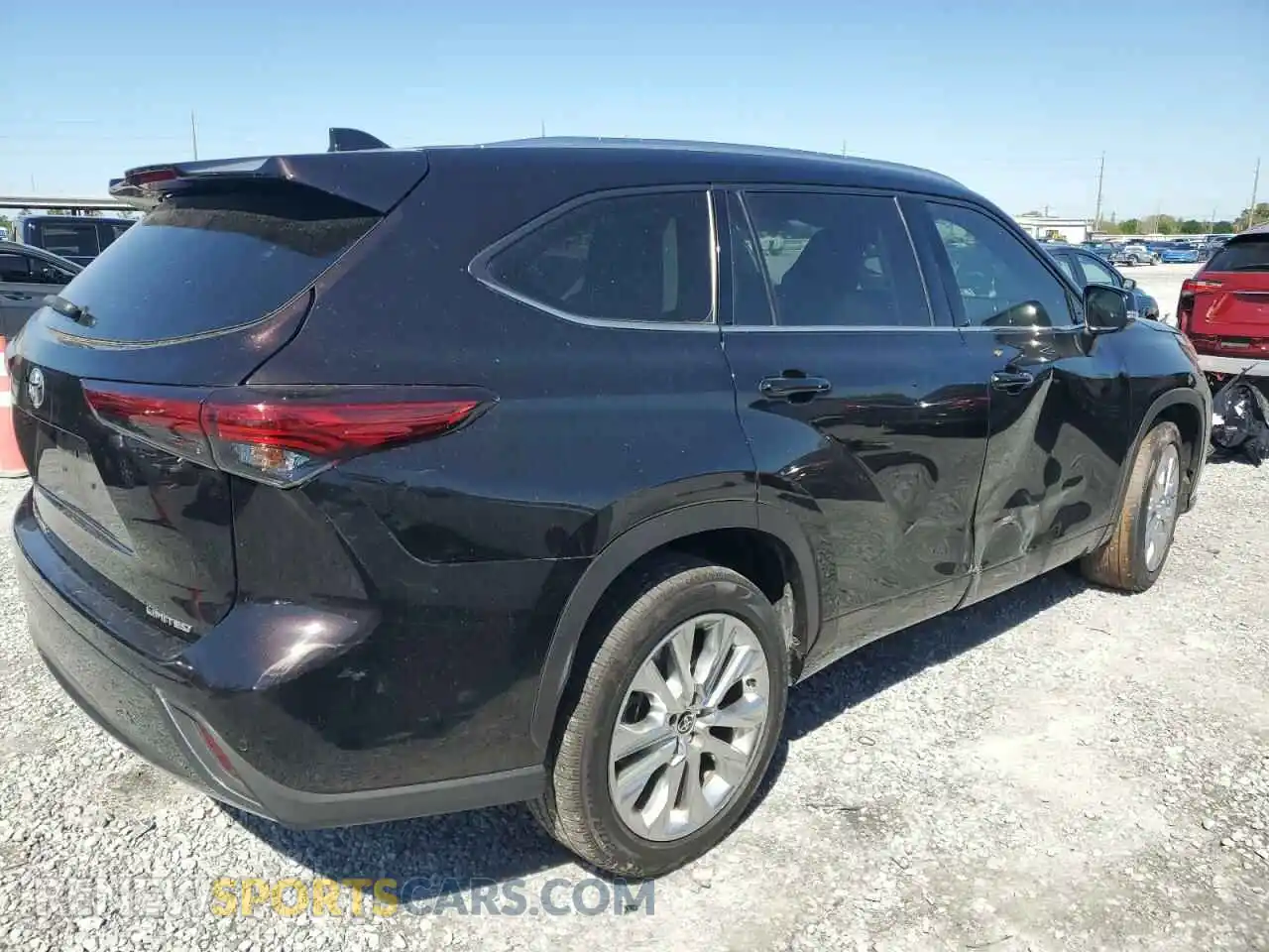 3 Photograph of a damaged car 5TDYZRAH8MS050939 TOYOTA HIGHLANDER 2021