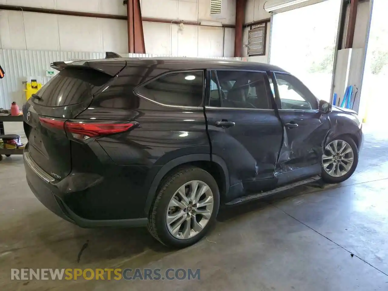 3 Photograph of a damaged car 5TDYZRAH8MS058751 TOYOTA HIGHLANDER 2021