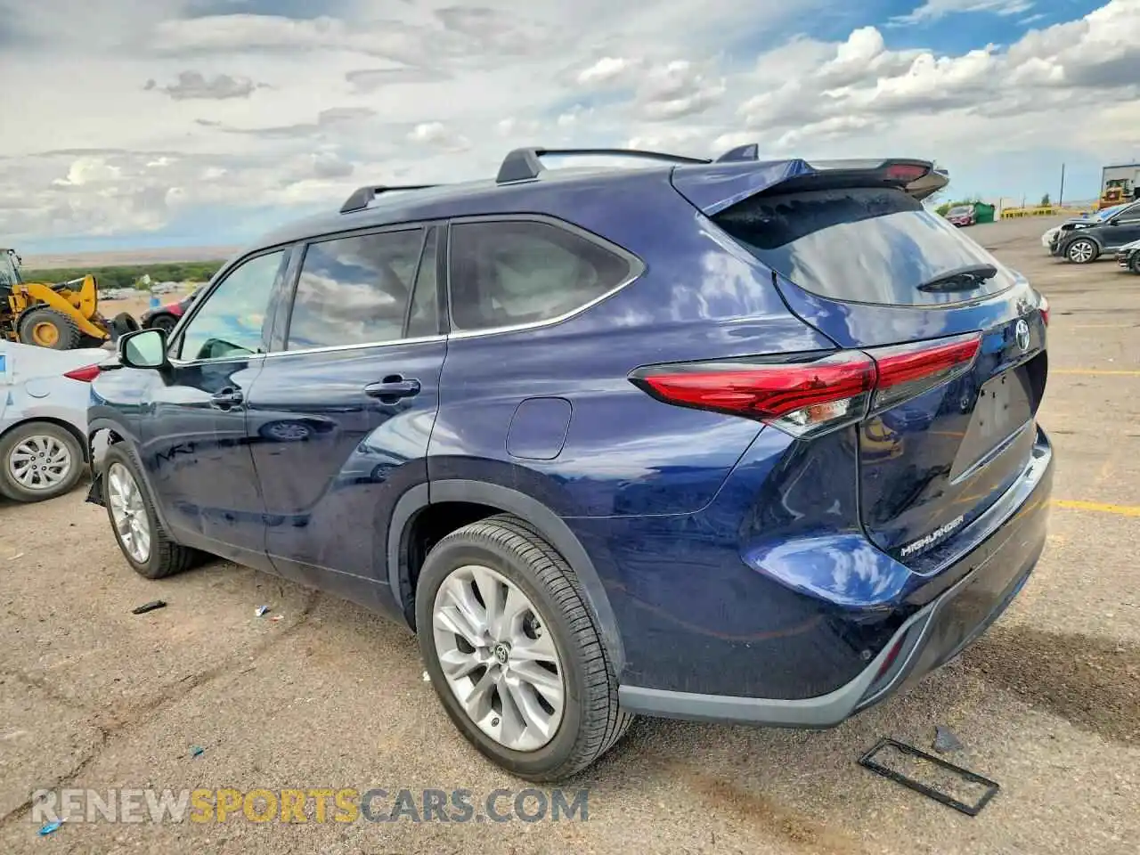 2 Photograph of a damaged car 5TDYZRAH8MS517986 TOYOTA HIGHLANDER 2021
