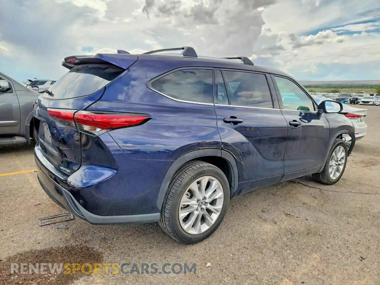3 Photograph of a damaged car 5TDYZRAH8MS517986 TOYOTA HIGHLANDER 2021