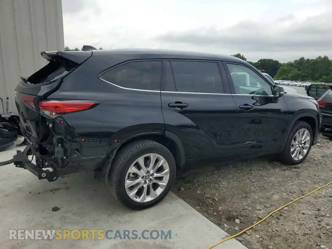 3 Photograph of a damaged car 5TDYZRAH9MS059827 TOYOTA HIGHLANDER 2021