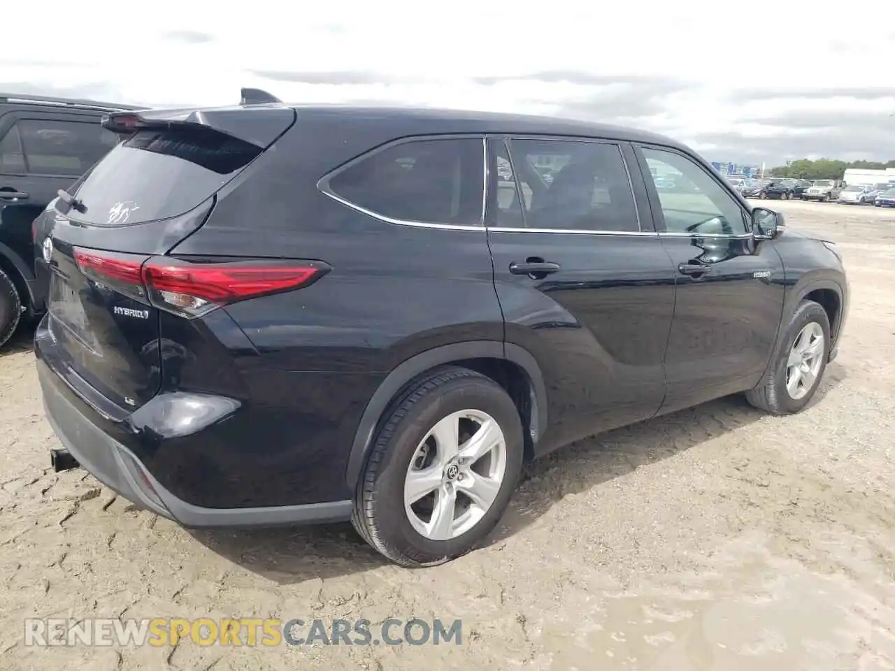 3 Photograph of a damaged car 5TDZARAH0MS505391 TOYOTA HIGHLANDER 2021