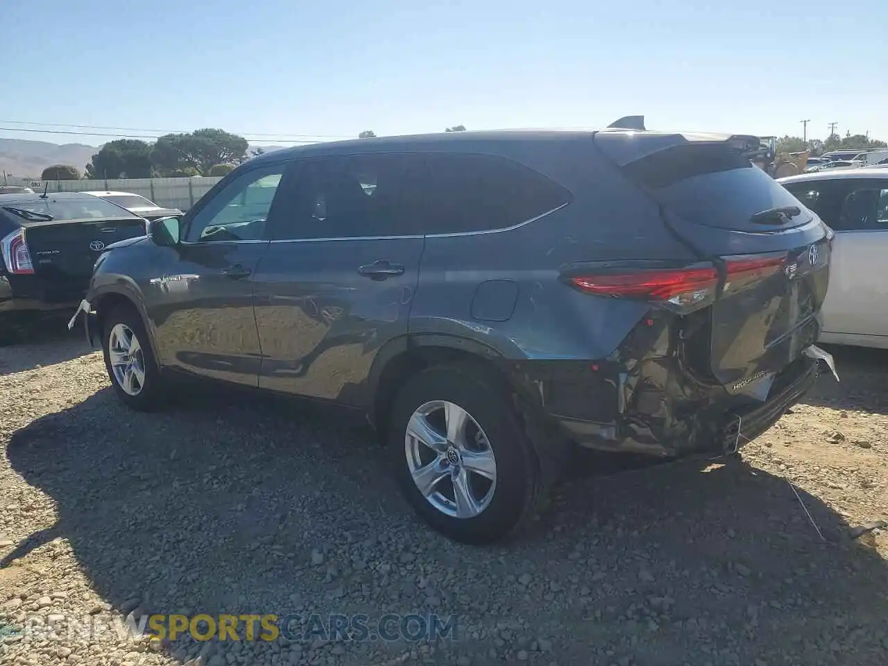 2 Photograph of a damaged car 5TDZARAH0MS508534 TOYOTA HIGHLANDER 2021
