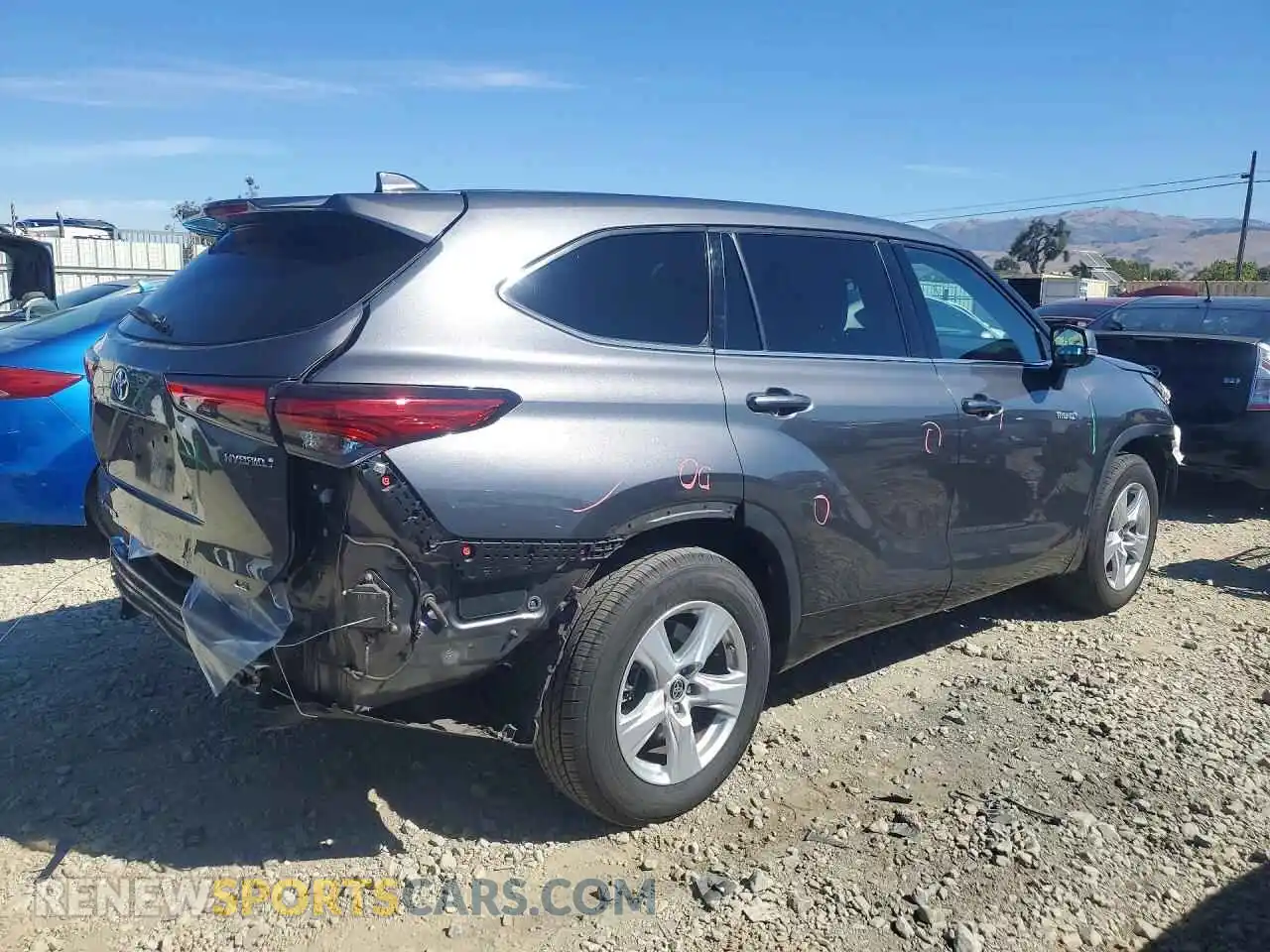 3 Photograph of a damaged car 5TDZARAH0MS508534 TOYOTA HIGHLANDER 2021
