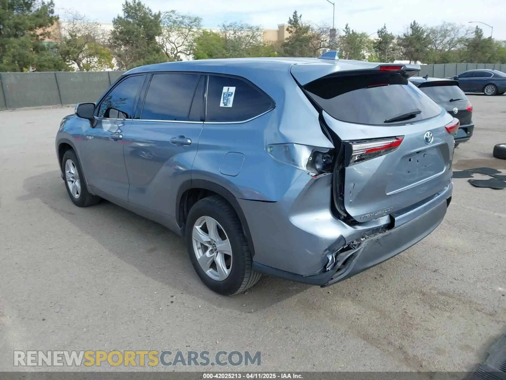 3 Photograph of a damaged car 5TDZARAH1MS004901 TOYOTA HIGHLANDER 2021