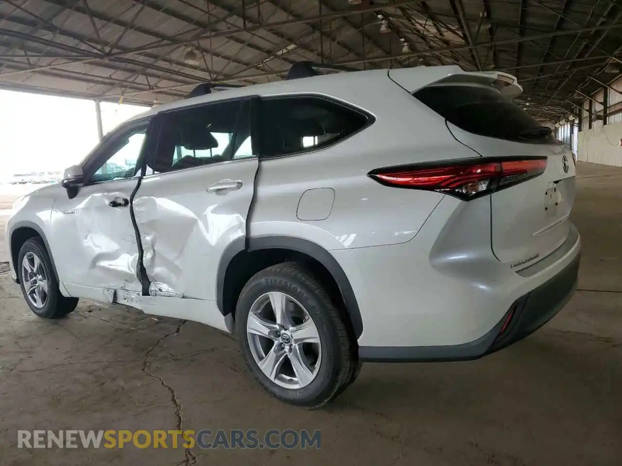 2 fotografías del automóvil dañado 5TDZARAH2MS006608 TOYOTA HIGHLANDER 2021