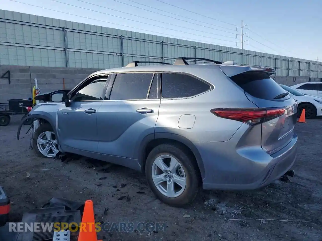 2 Photograph of a damaged car 5TDZARAH9MS006900 TOYOTA HIGHLANDER 2021
