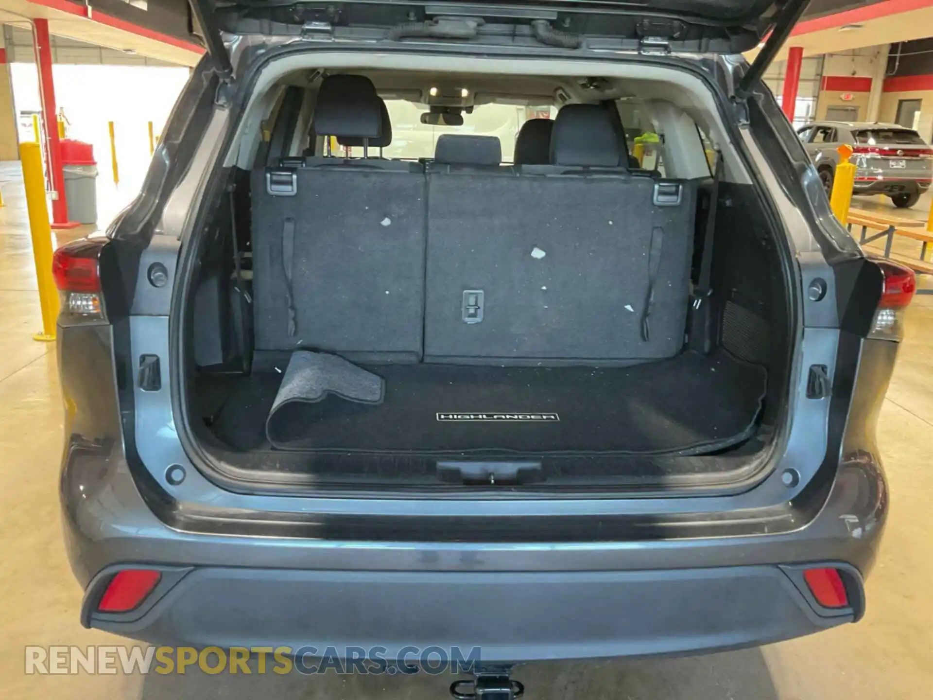 2 Photograph of a damaged car 5TDZARAHXMS507231 TOYOTA HIGHLANDER 2021