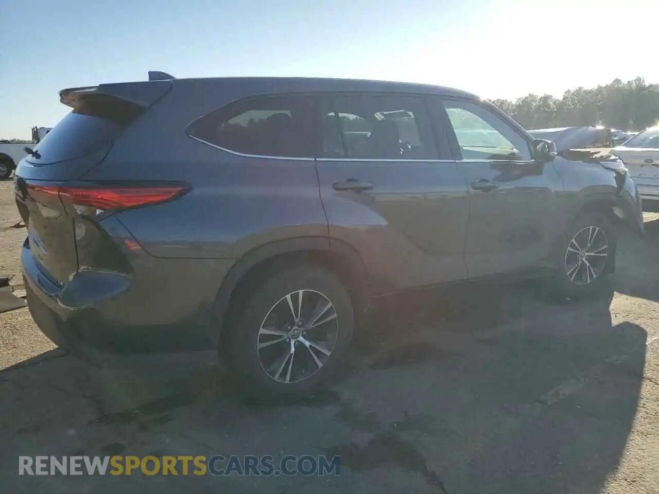 3 Photograph of a damaged car 5TDZZRAH0MS038093 TOYOTA HIGHLANDER 2021