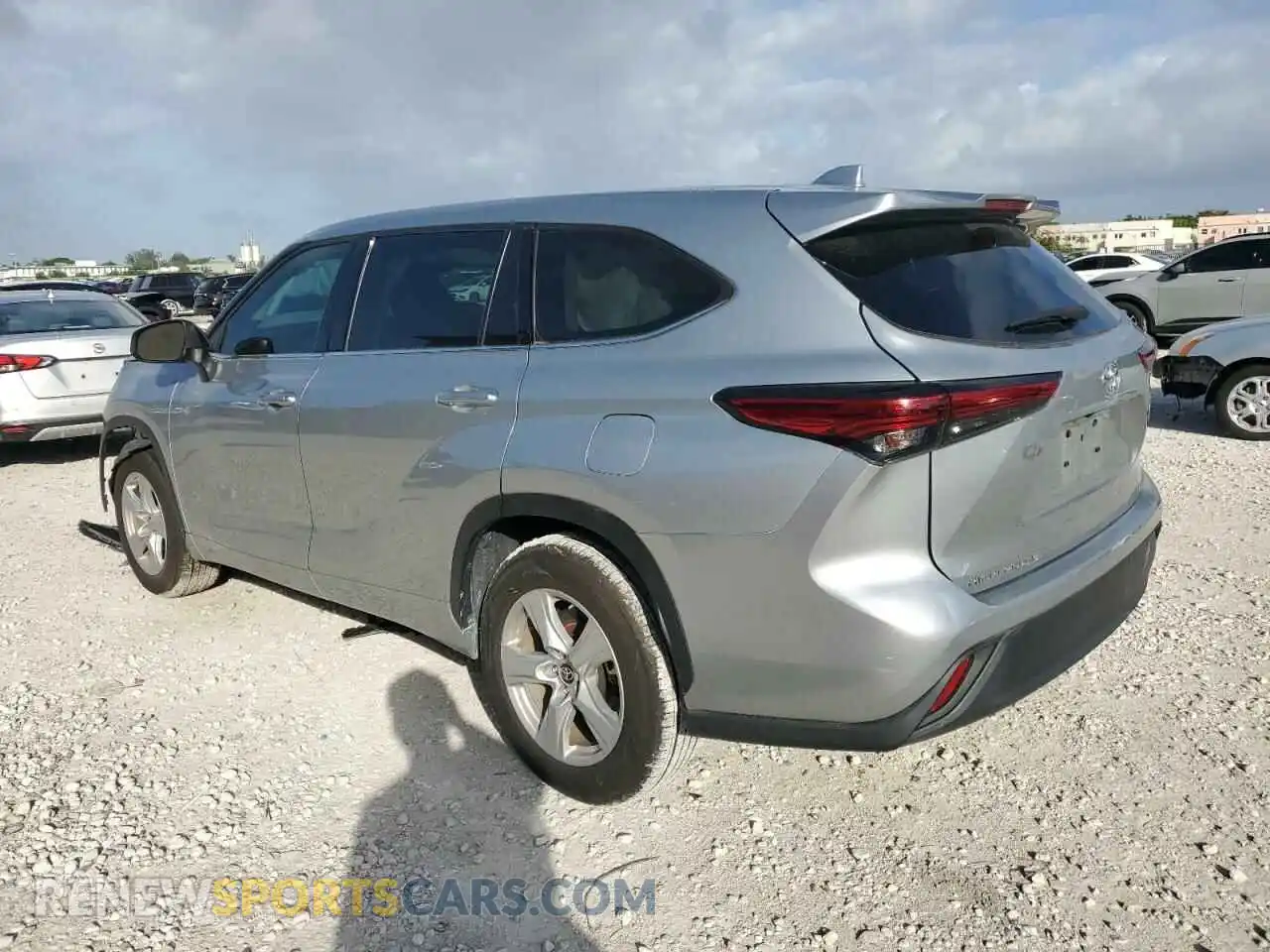 2 Photograph of a damaged car 5TDZZRAH0MS066492 TOYOTA HIGHLANDER 2021