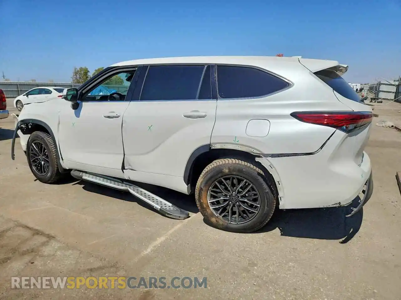 2 Photograph of a damaged car 5TDZZRAH1MS517882 TOYOTA HIGHLANDER 2021