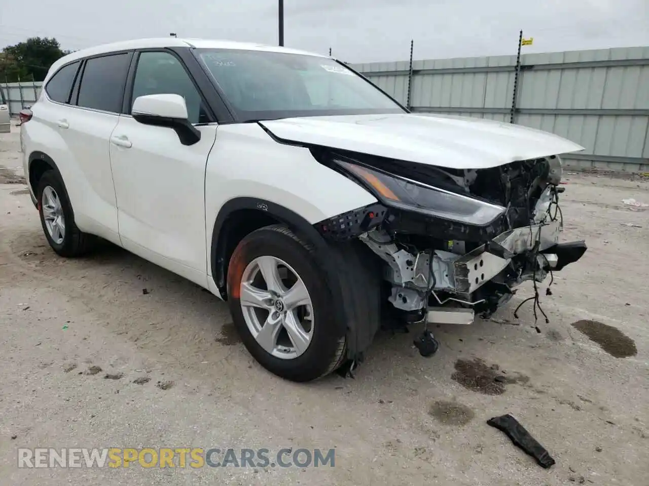 1 Photograph of a damaged car 5TDZZRAH2MS049080 TOYOTA HIGHLANDER 2021