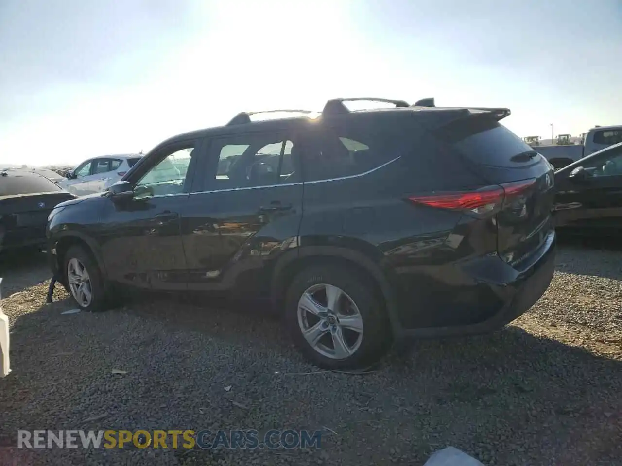 2 Photograph of a damaged car 5TDZZRAH3MS532822 TOYOTA HIGHLANDER 2021