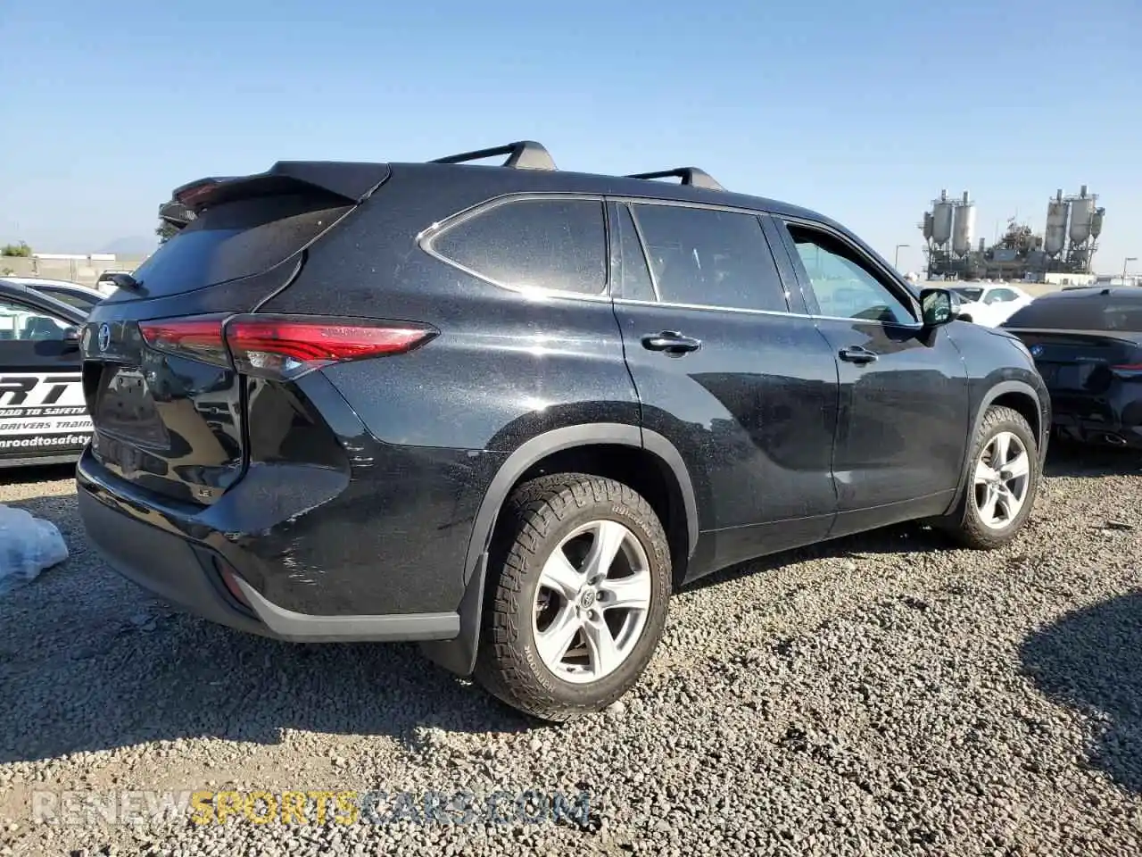 3 Photograph of a damaged car 5TDZZRAH3MS532822 TOYOTA HIGHLANDER 2021