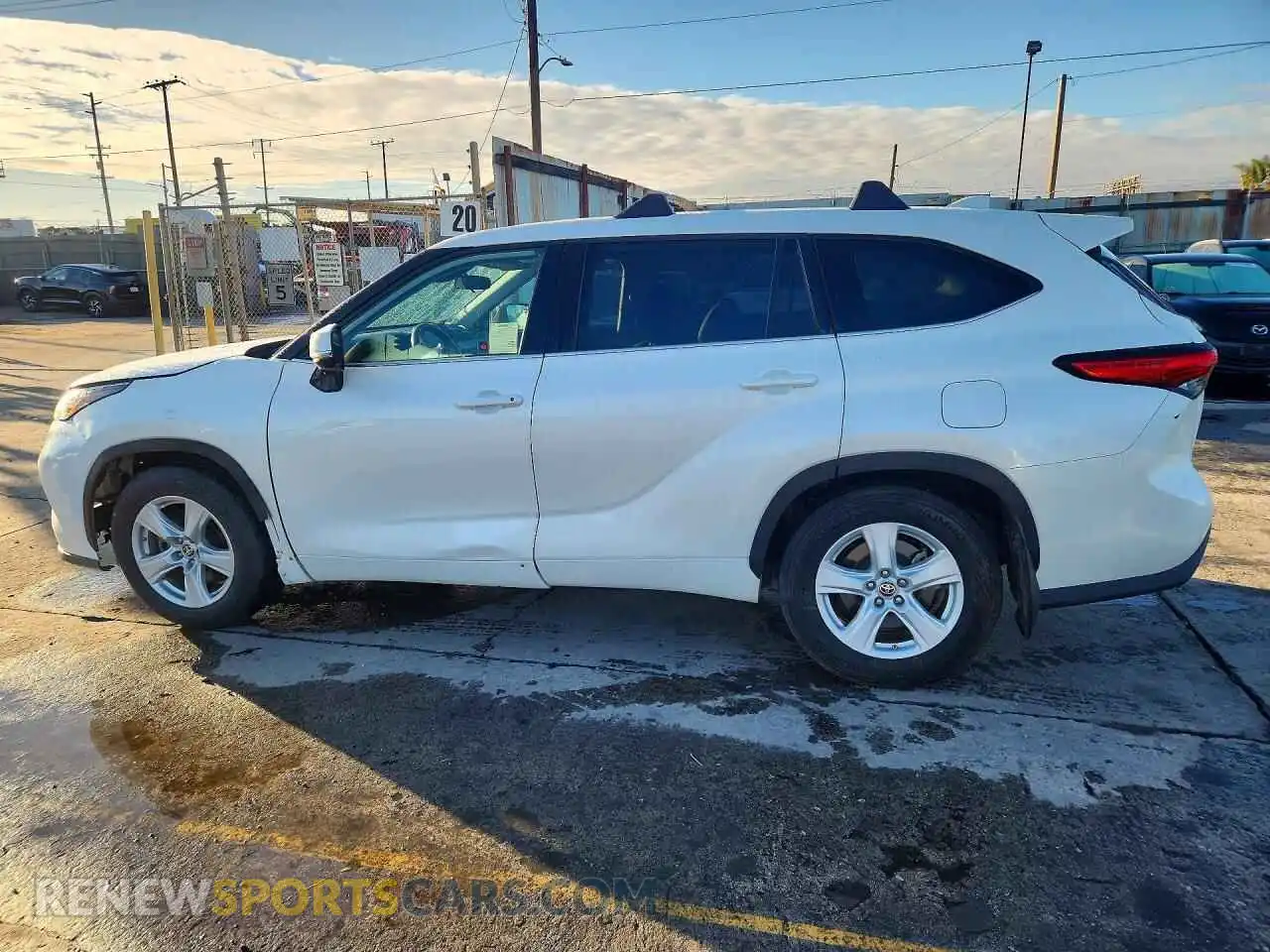 2 Фотография поврежденного автомобиля 5TDZZRAH9MS525499 TOYOTA HIGHLANDER 2021