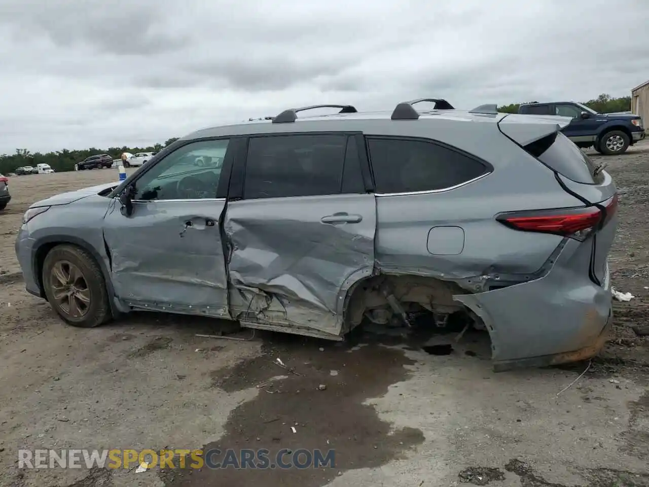 2 Photograph of a damaged car 5TDABRCH4NS538211 TOYOTA HIGHLANDER 2022