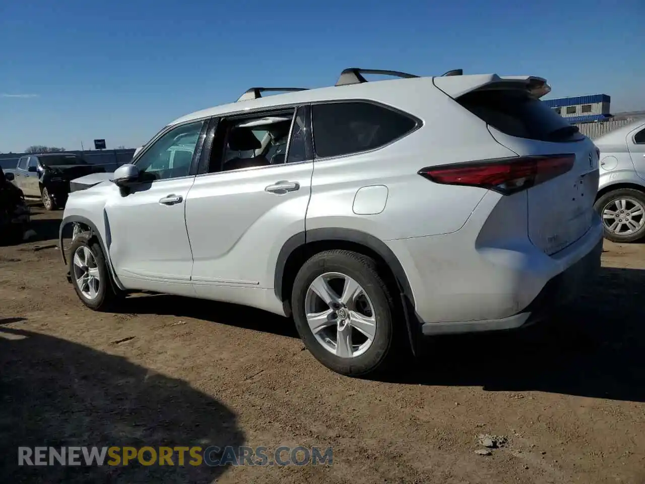 2 Photograph of a damaged car 5TDBZRBH3NS573243 TOYOTA HIGHLANDER 2022