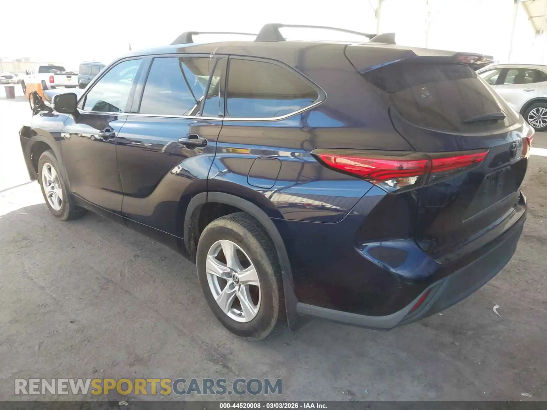 3 Photograph of a damaged car 5TDBZRBH6NS584236 TOYOTA HIGHLANDER 2022