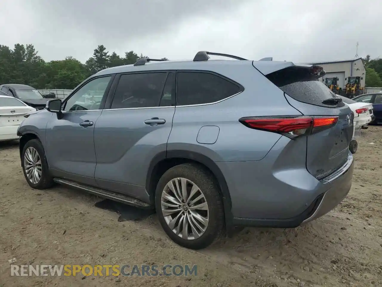 2 Photograph of a damaged car 5TDFZRBH2NS246933 TOYOTA HIGHLANDER 2022