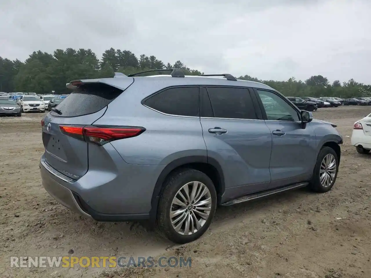 3 Photograph of a damaged car 5TDFZRBH2NS246933 TOYOTA HIGHLANDER 2022