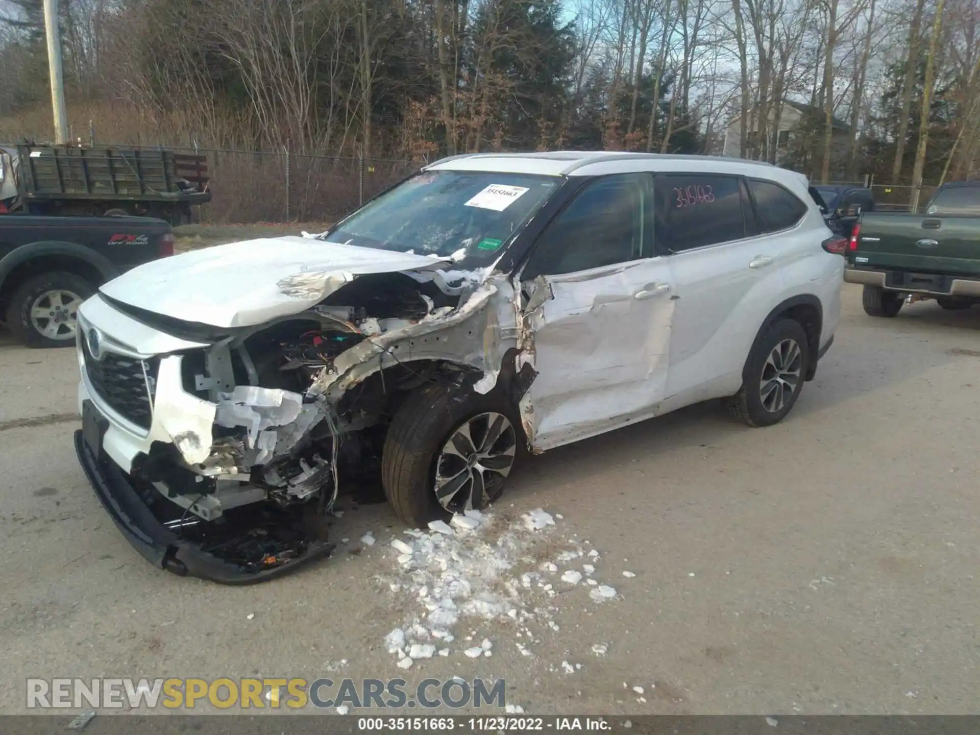 2 fotografías del automóvil dañado 5TDGBRCH5NS555335 TOYOTA HIGHLANDER 2022