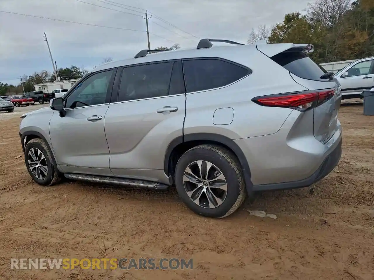 2 Photograph of a damaged car 5TDGZRAH9NS551237 TOYOTA HIGHLANDER 2022