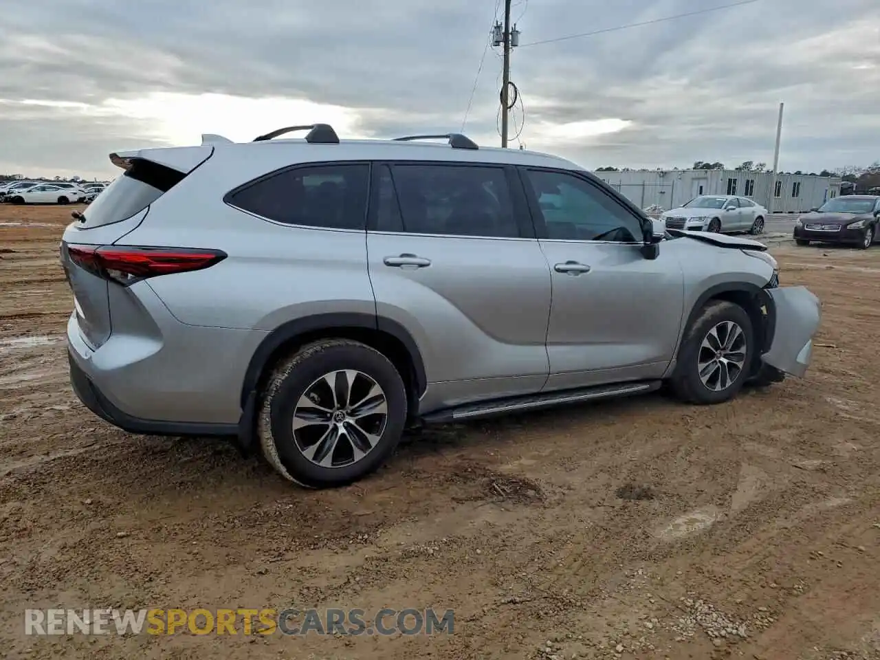 3 Photograph of a damaged car 5TDGZRAH9NS551237 TOYOTA HIGHLANDER 2022