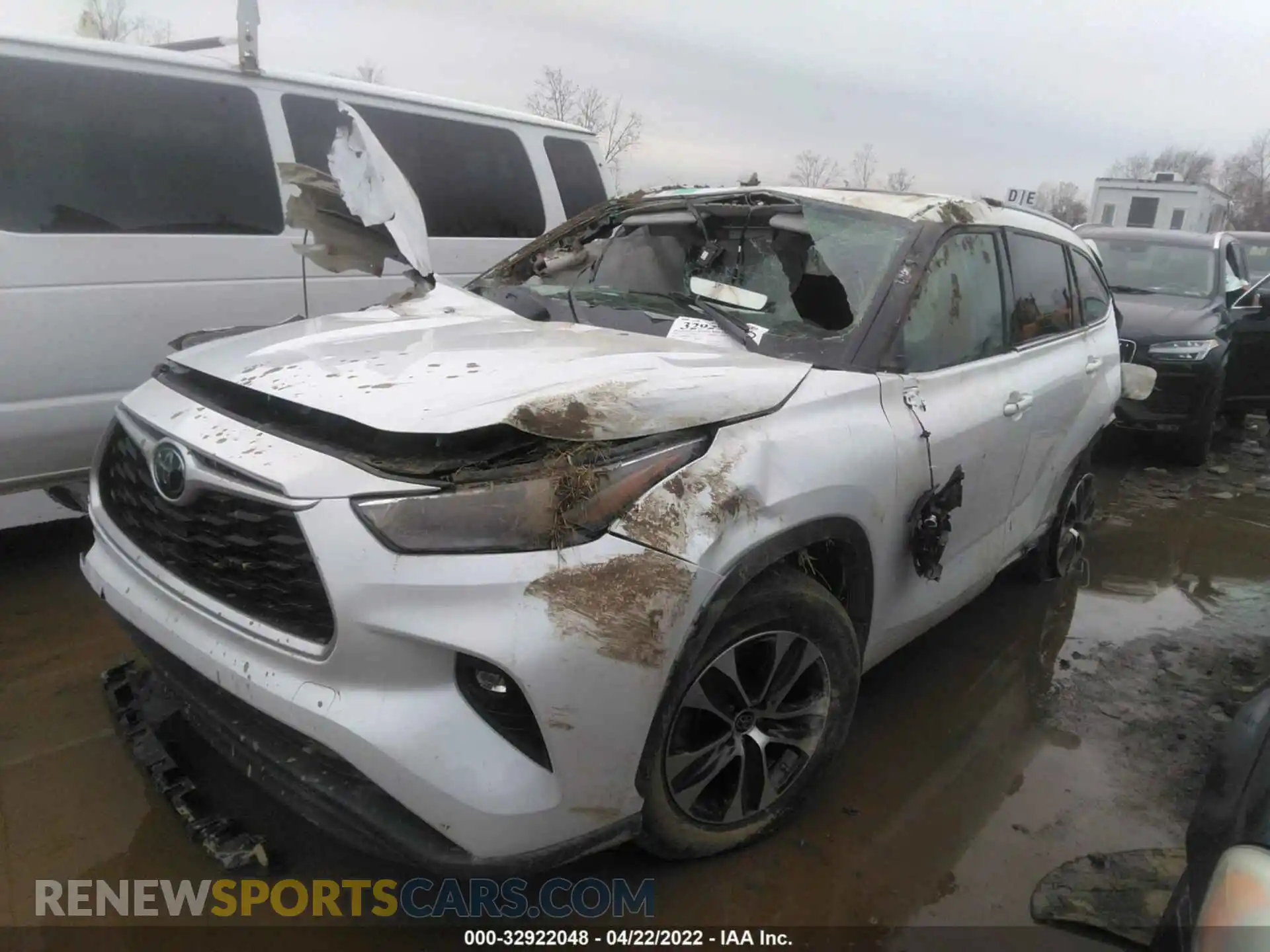 2 Photograph of a damaged car 5TDGZRBH1NS178564 TOYOTA HIGHLANDER 2022