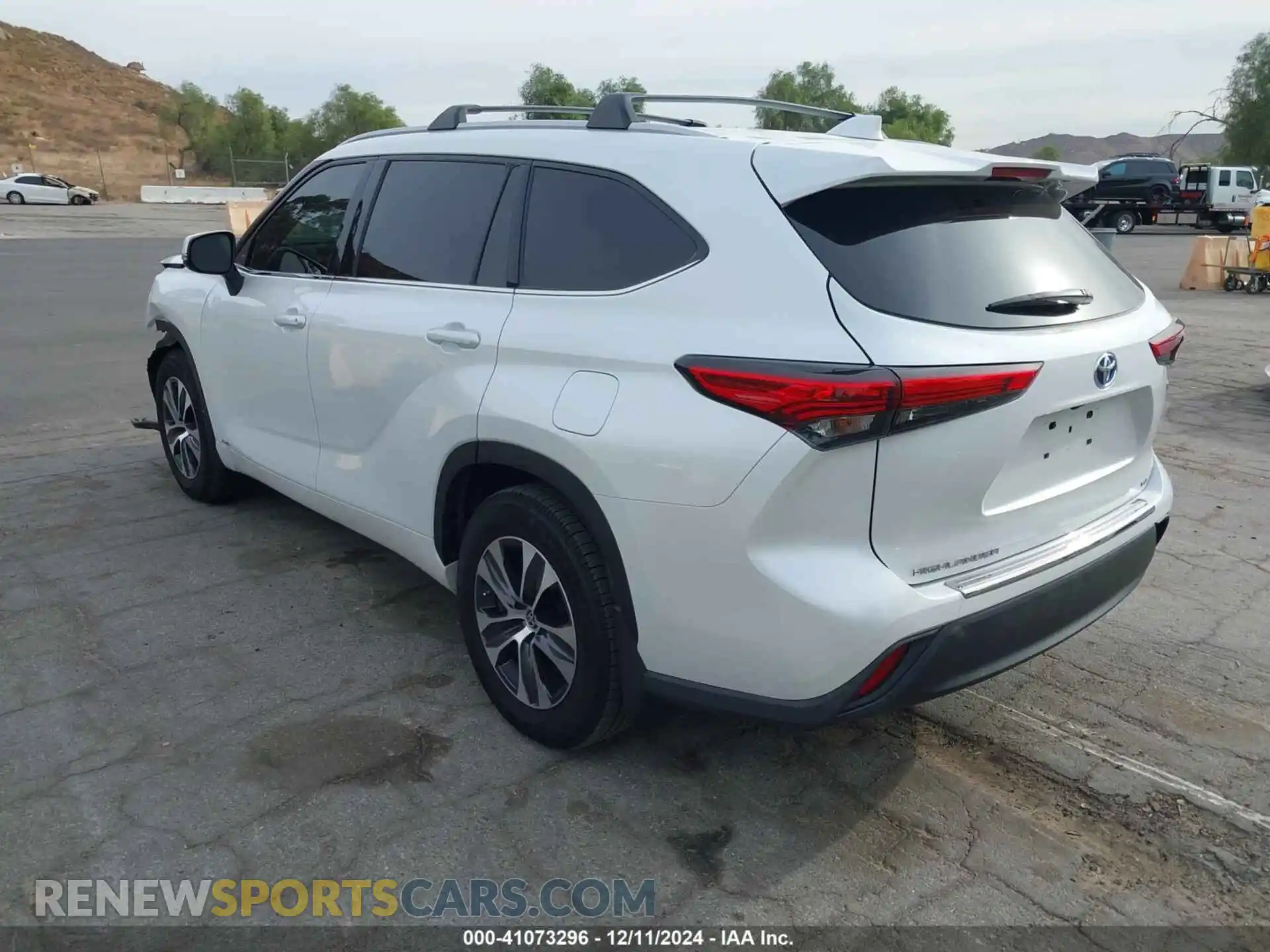3 fotografías del automóvil dañado 5TDHBRCH2NS539419 TOYOTA HIGHLANDER 2022