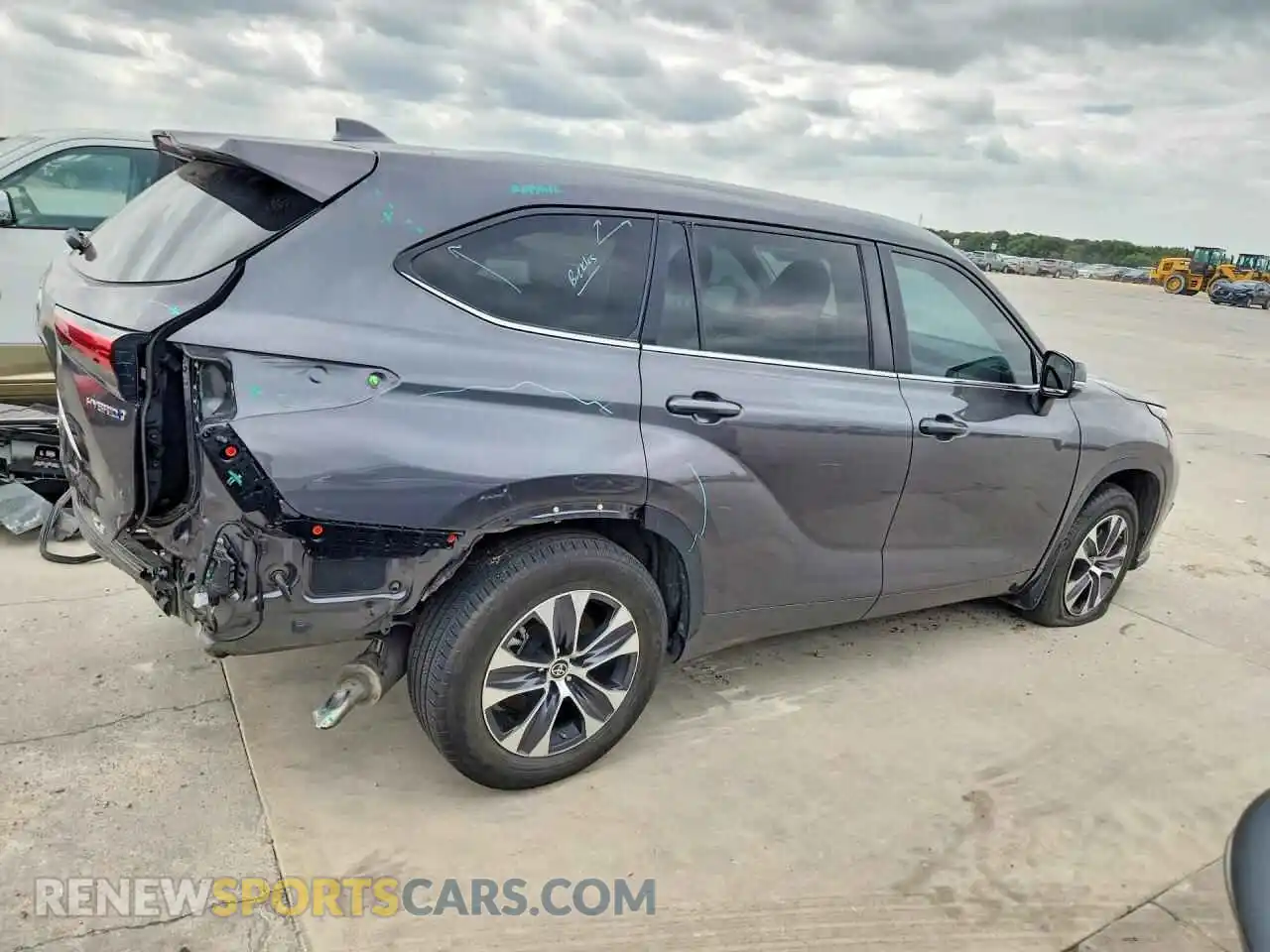 3 fotografías del automóvil dañado 5TDKARAH2PS019123 TOYOTA HIGHLANDER 2023