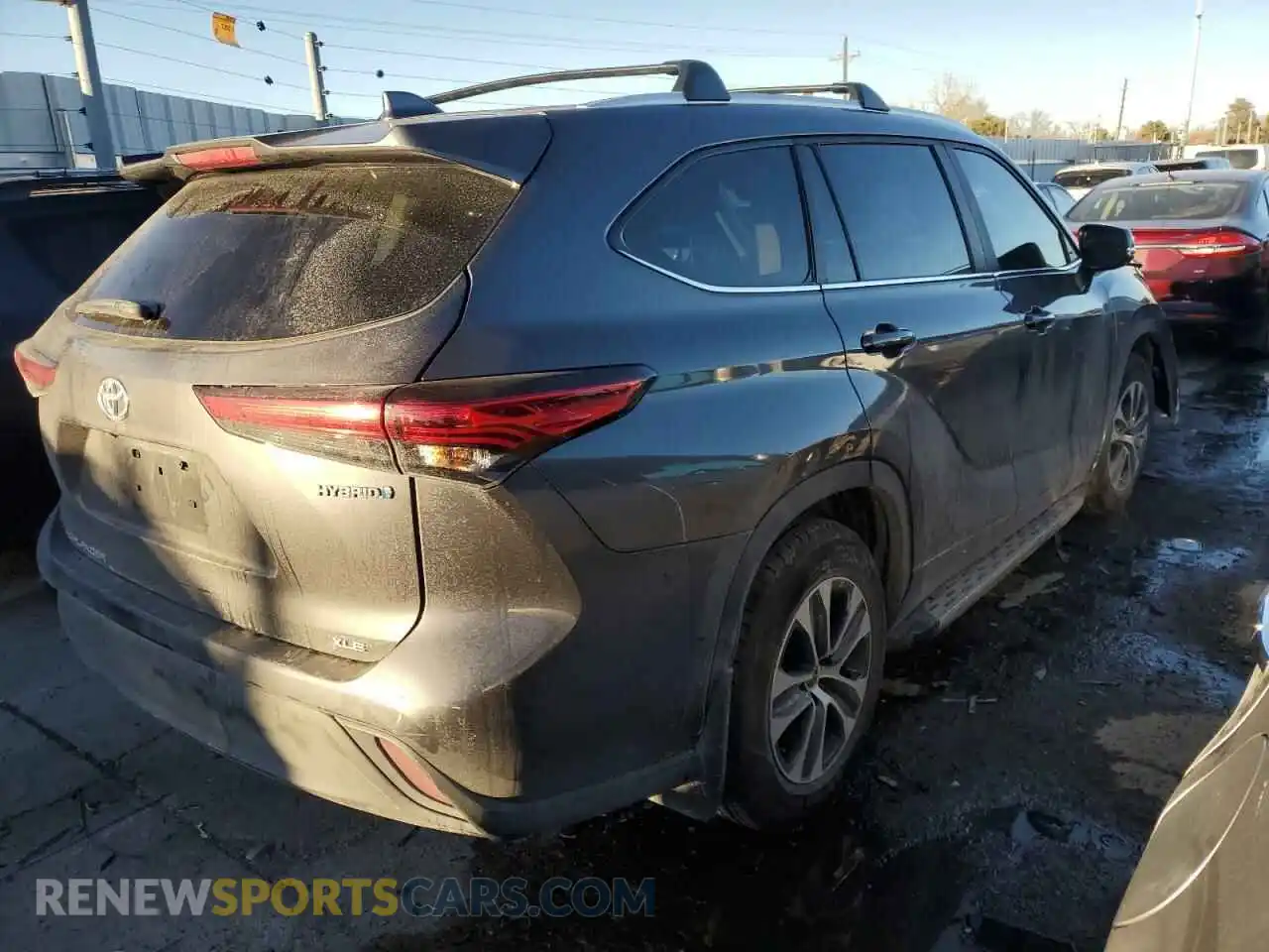 3 Photograph of a damaged car 5TDKARAH2PS528158 TOYOTA HIGHLANDER 2023
