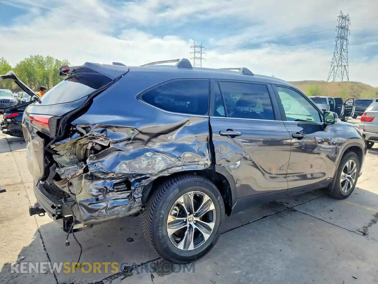 3 Photograph of a damaged car 5TDKBRCH5PS119422 TOYOTA HIGHLANDER 2023