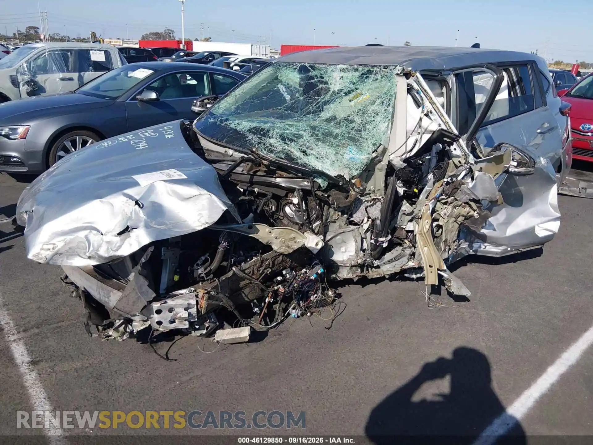 2 fotografías del automóvil dañado 5TDKDRAH1PS502044 TOYOTA HIGHLANDER 2023