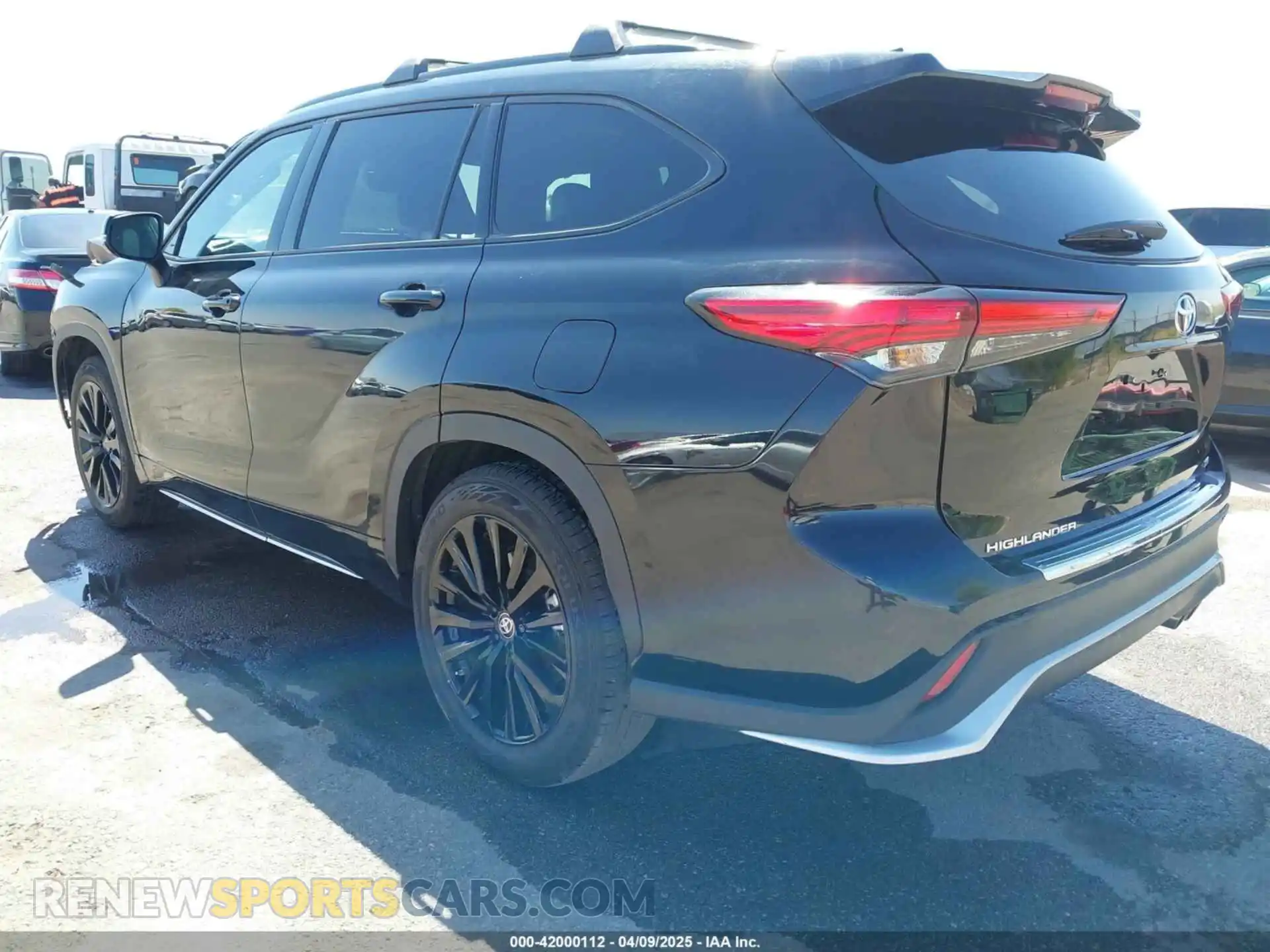 3 Photograph of a damaged car 5TDKDRAH4PS507786 TOYOTA HIGHLANDER 2023