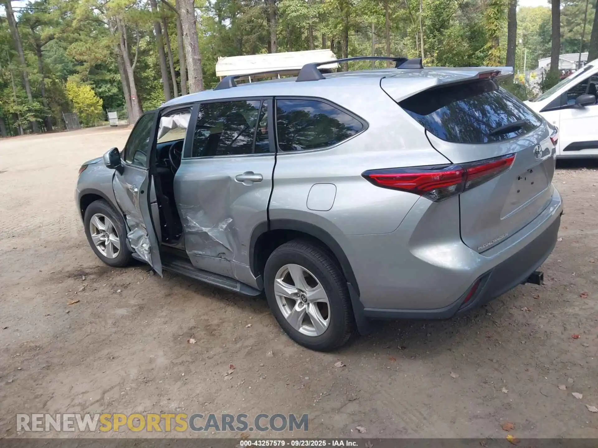 3 Фотография поврежденного автомобиля 5TDKDRAH5PS500085 TOYOTA HIGHLANDER 2023