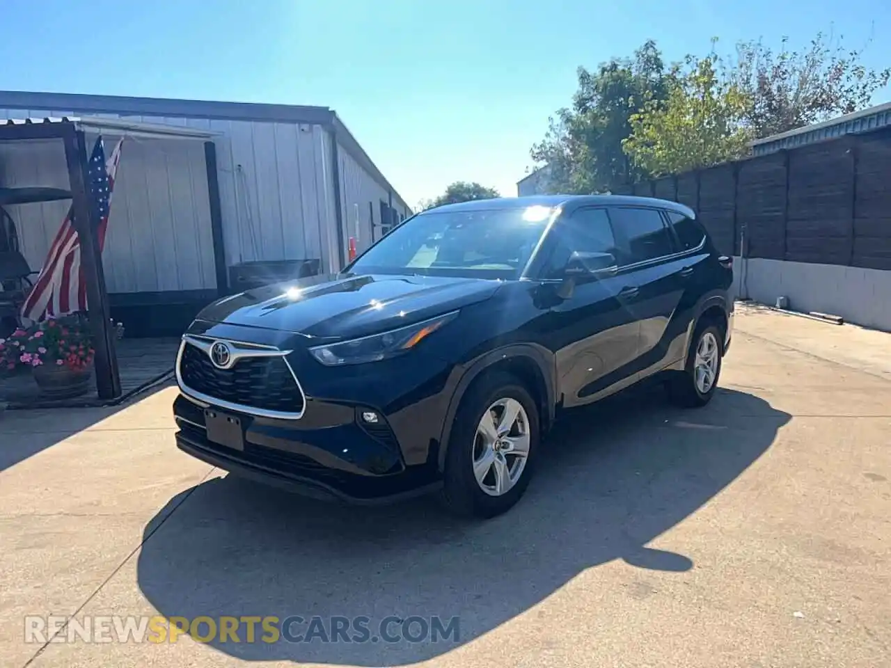 2 fotografías del automóvil dañado 5TDKDRAH7PS509547 TOYOTA HIGHLANDER 2023