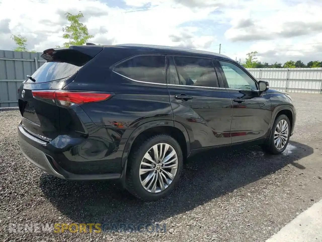 3 Photograph of a damaged car 5TDKDRBH0PS506696 TOYOTA HIGHLANDER 2023