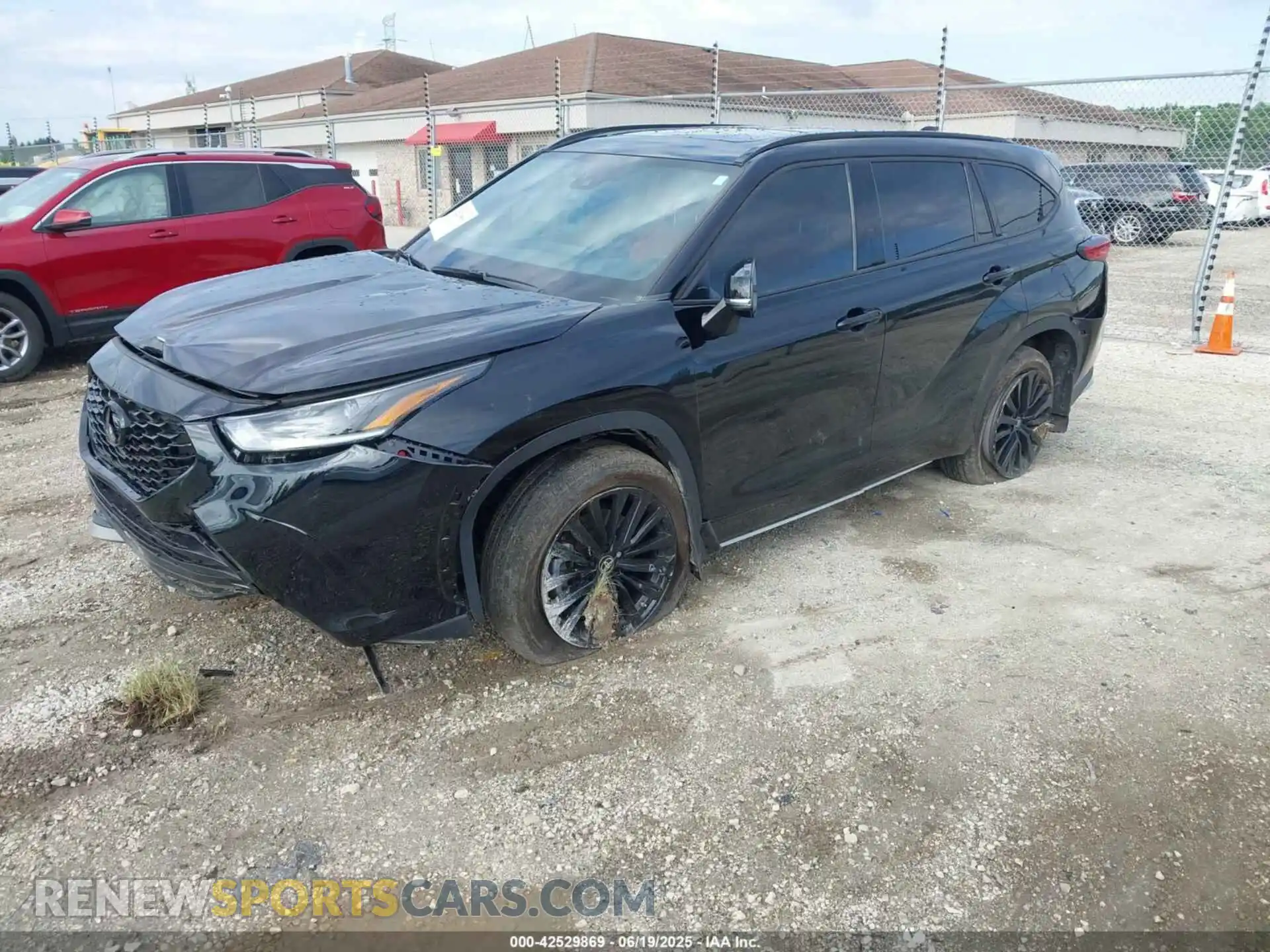 2 Фотография поврежденного автомобиля 5TDKDRBH0PS509825 TOYOTA HIGHLANDER 2023