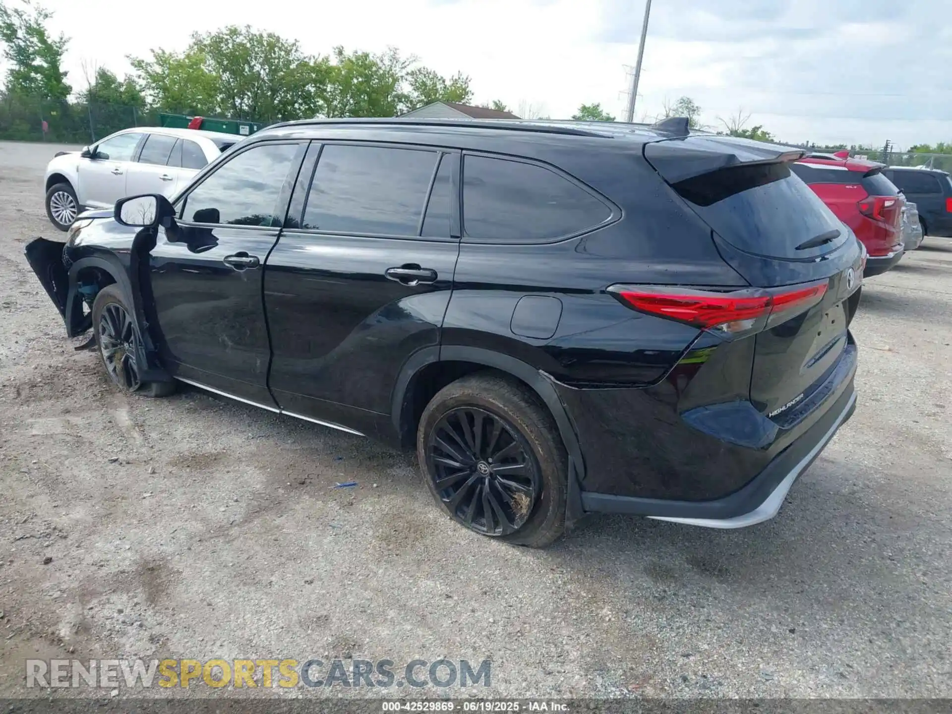 3 Фотография поврежденного автомобиля 5TDKDRBH0PS509825 TOYOTA HIGHLANDER 2023